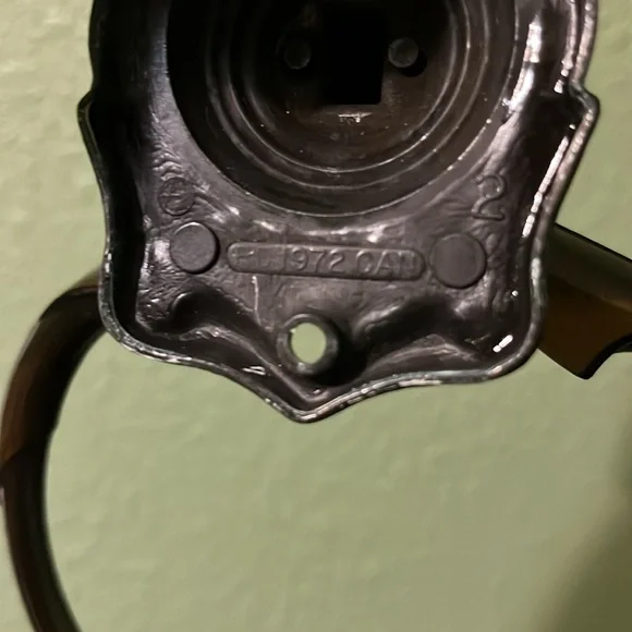 Vintage 1972 Amerock Towel Ring • retro brass bathroom decor • wall • kitchen 70 - Picture 9 of 12